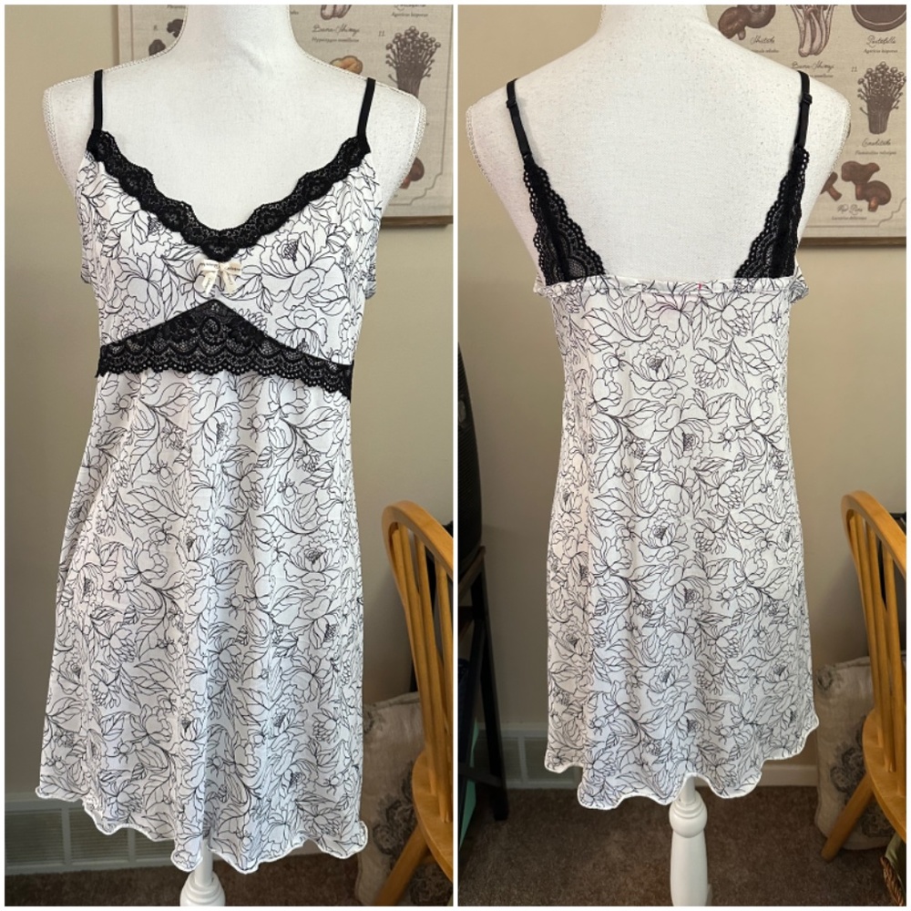 Black & White Chemise; XL